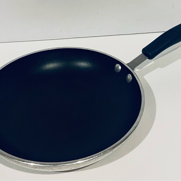 Faberware Commercial Cookware Pan NonStick Aluminum 10” - Picture 3 of 8